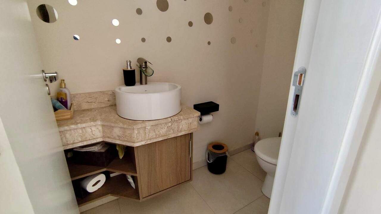 Casa à venda no Engordadouro: 