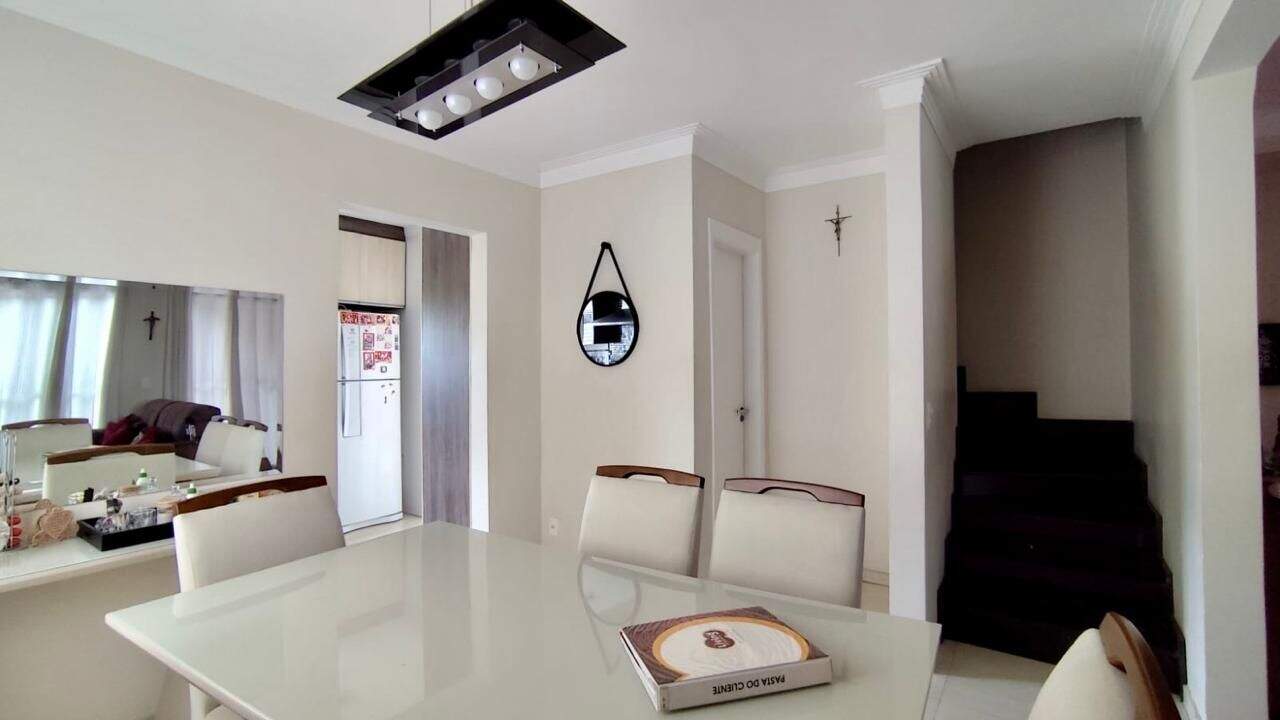 Casa à venda no Engordadouro: 