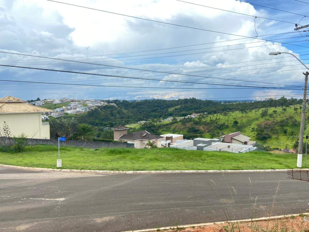 Terreno à venda no Loteamento Portal da Colina: 