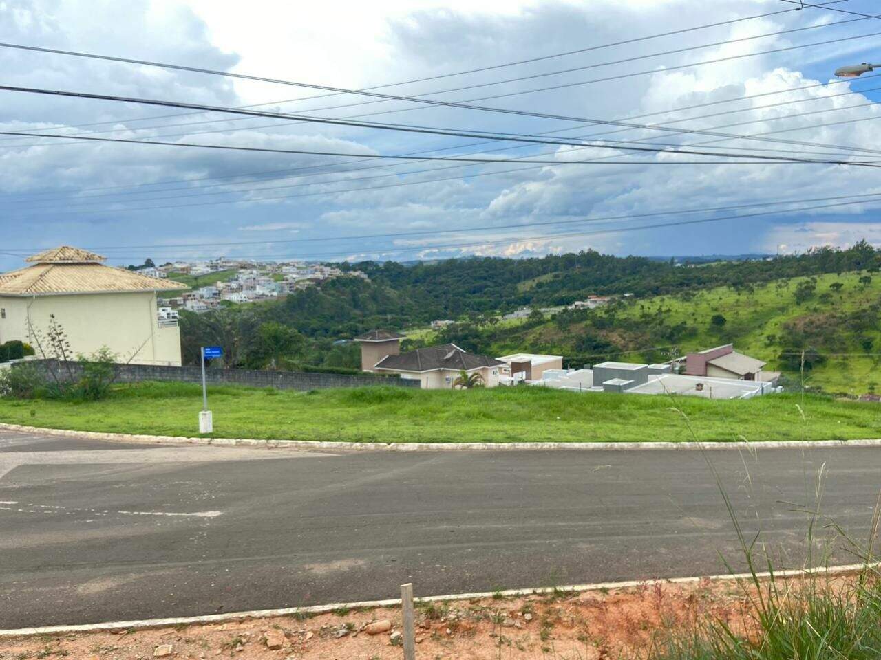 Terreno à venda no Loteamento Portal da Colina: 
