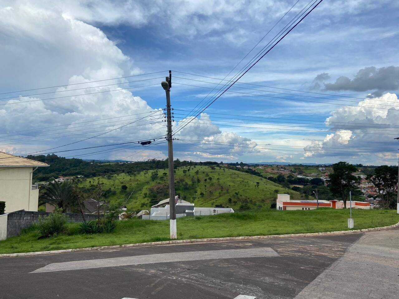 Terreno à venda no Loteamento Portal da Colina: 