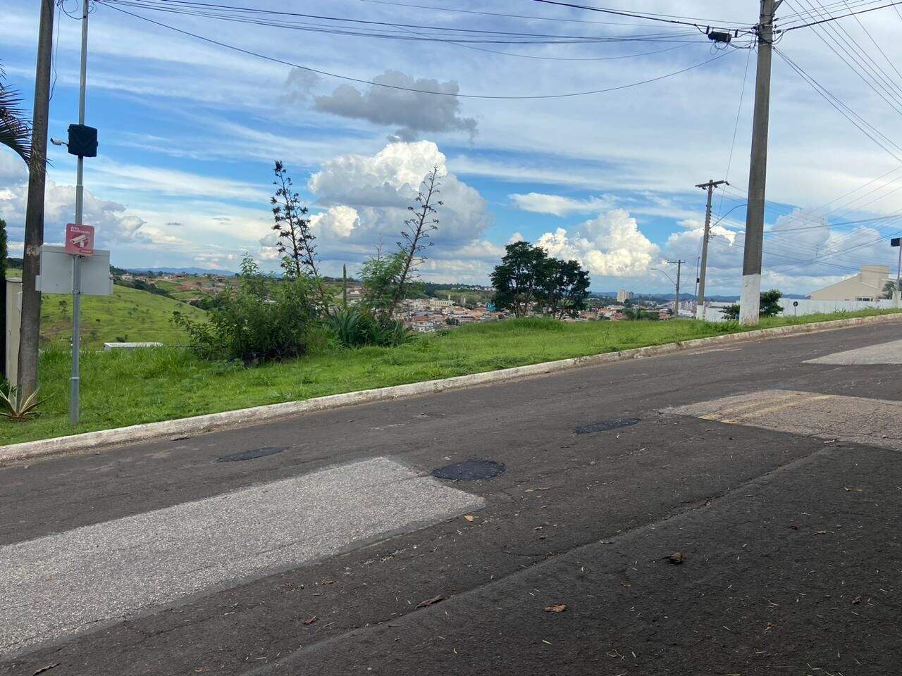 Terreno à venda no Loteamento Portal da Colina: 