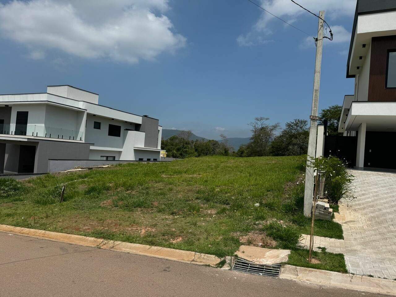 Terreno à venda no Medeiros: 