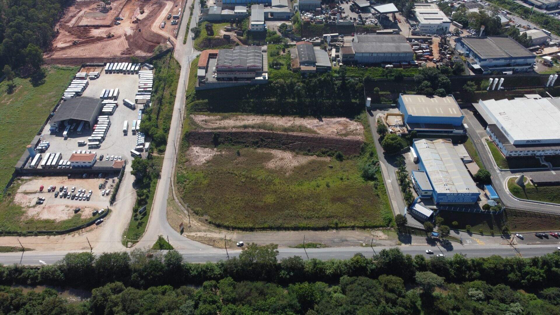 Área à venda no Área Industrial: 