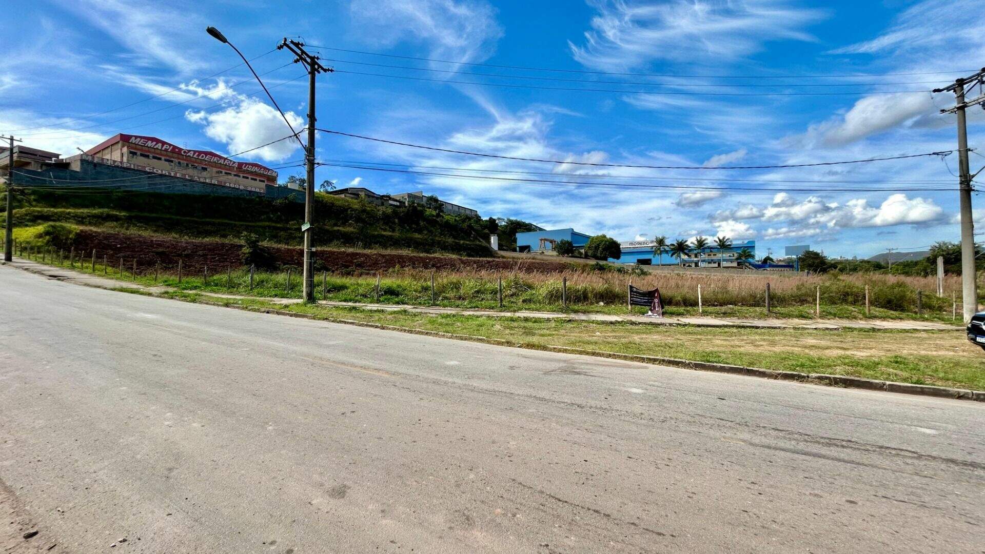 Área à venda no Área Industrial: 