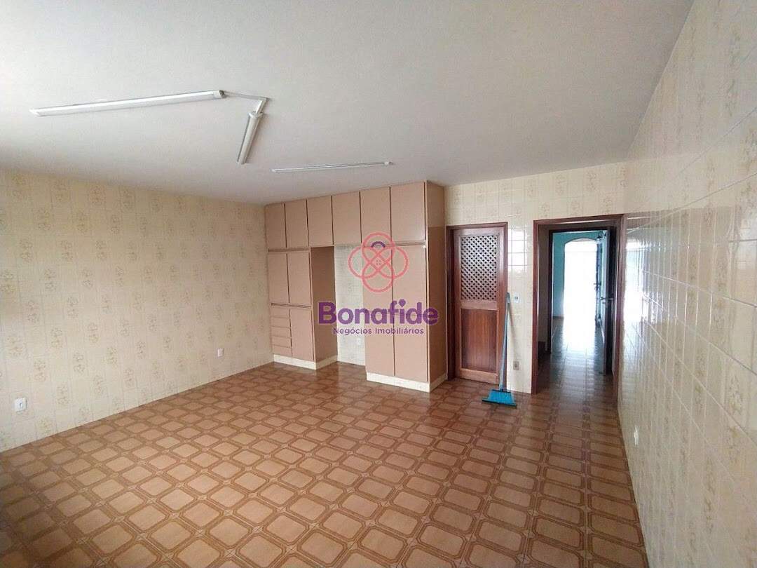 Casa à venda no Centro: 