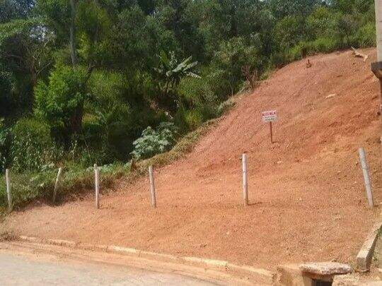Terreno à venda no Parque Santana (Botujuru): 
