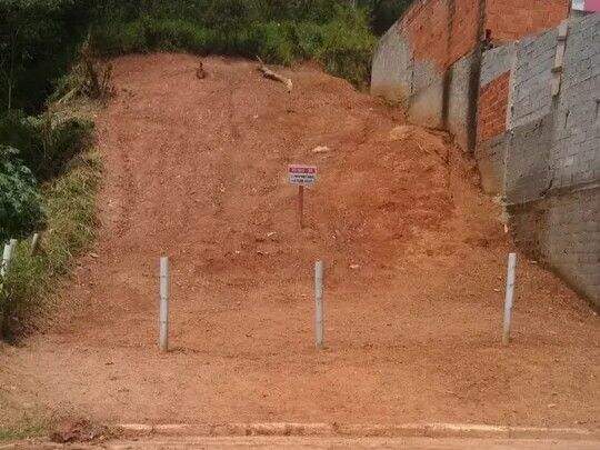 Terreno à venda no Parque Santana (Botujuru): 