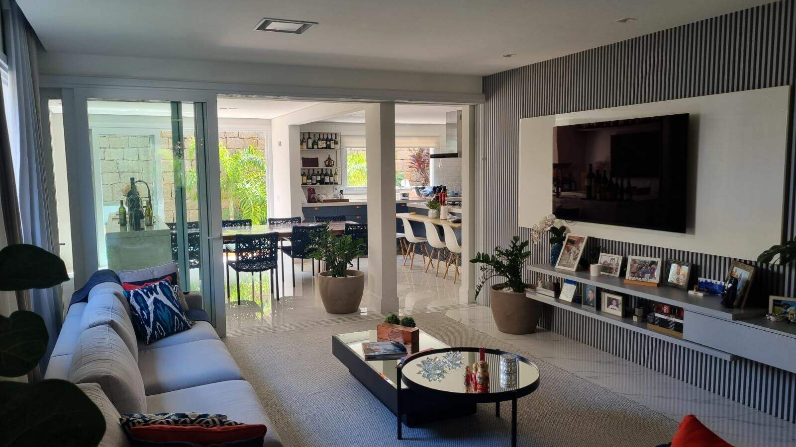 Casa à venda no Engordadouro: 