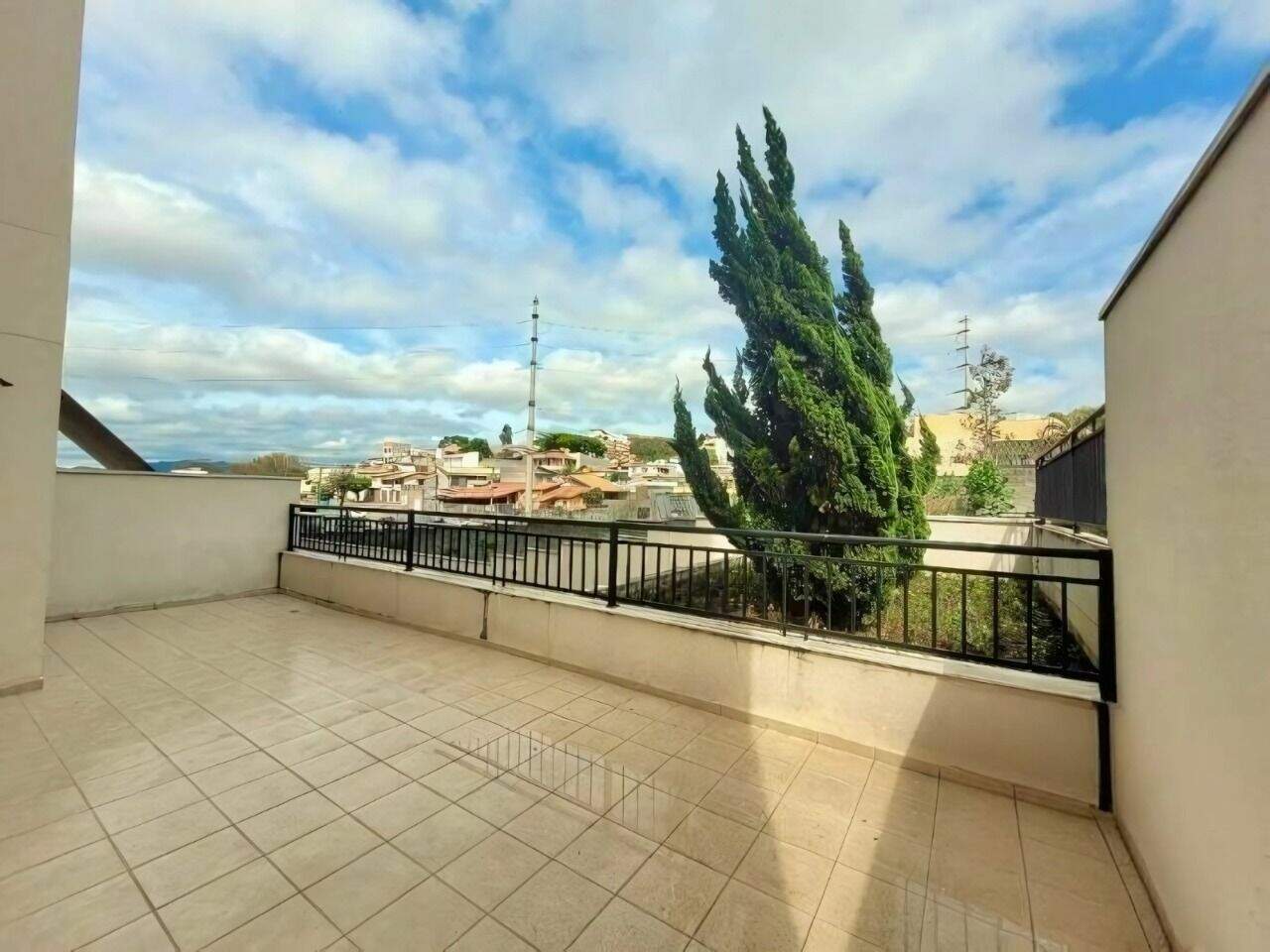 Apartamento à venda no Engordadouro: 