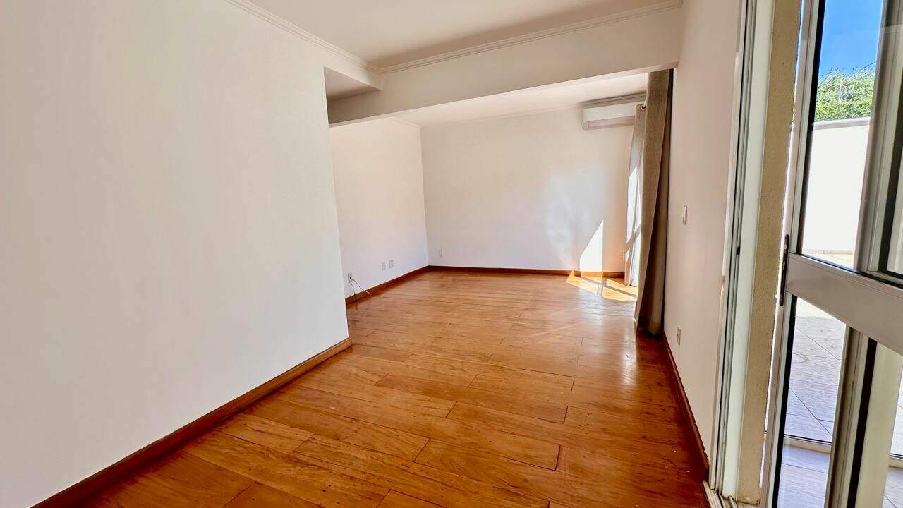 Casa à venda no Loteamento Reserva Ermida: 