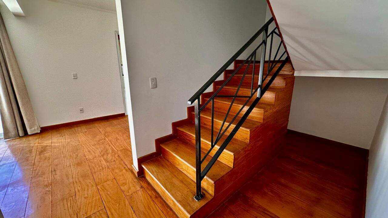 Casa à venda no Loteamento Reserva Ermida: 