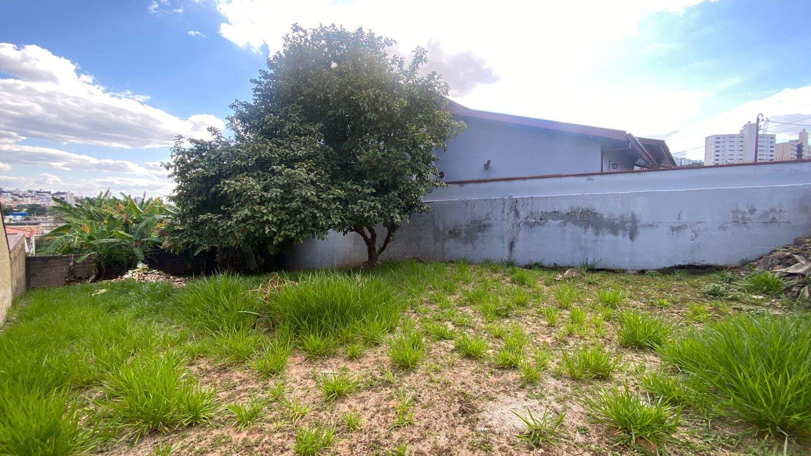 Terreno à venda no Jardim da Fonte: 