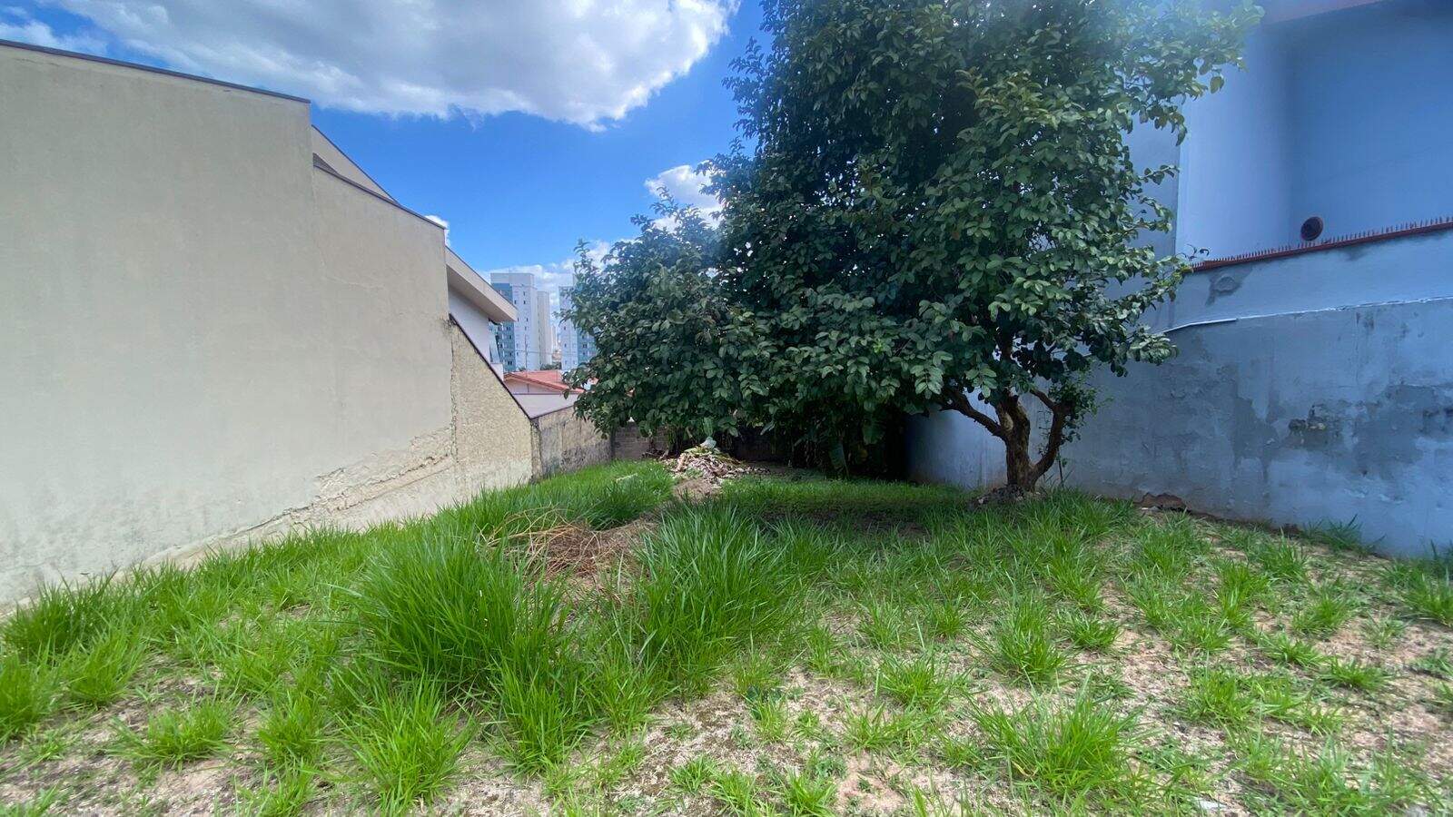 Terreno à venda no Jardim da Fonte: 