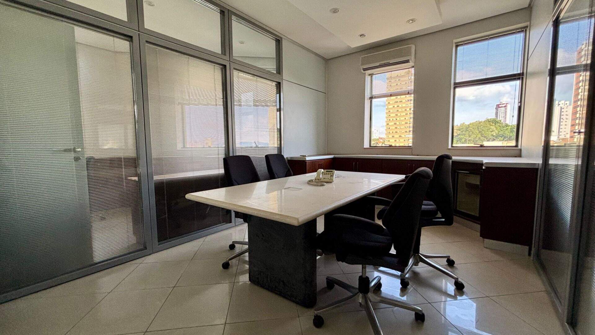 Sala à venda no Anhangabaú: 