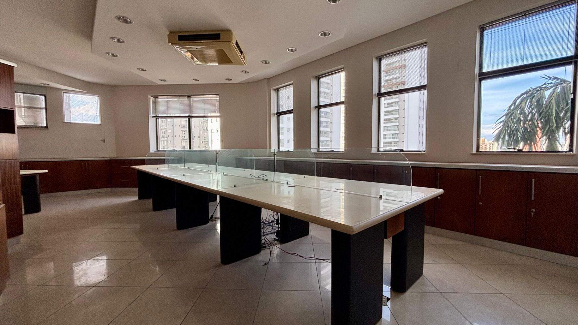 Sala à venda no Anhangabaú: 