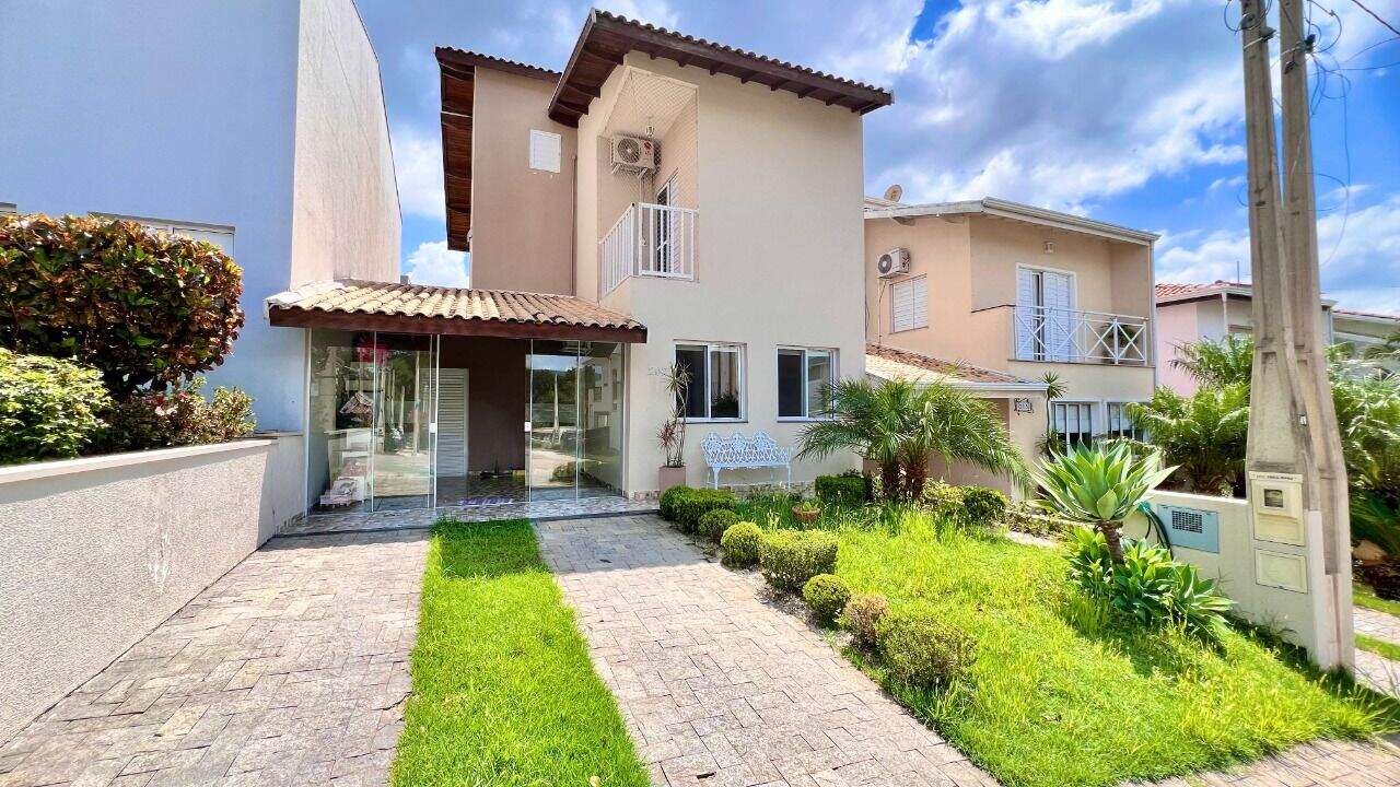 Sobrado à venda no Jardim Carolina: 