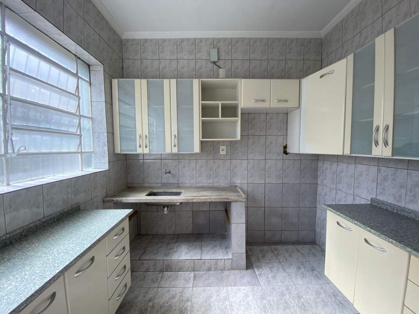 Casa à venda no Anhangabaú: 