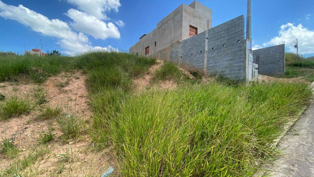 Terreno à venda no Jardim Bertioga: 