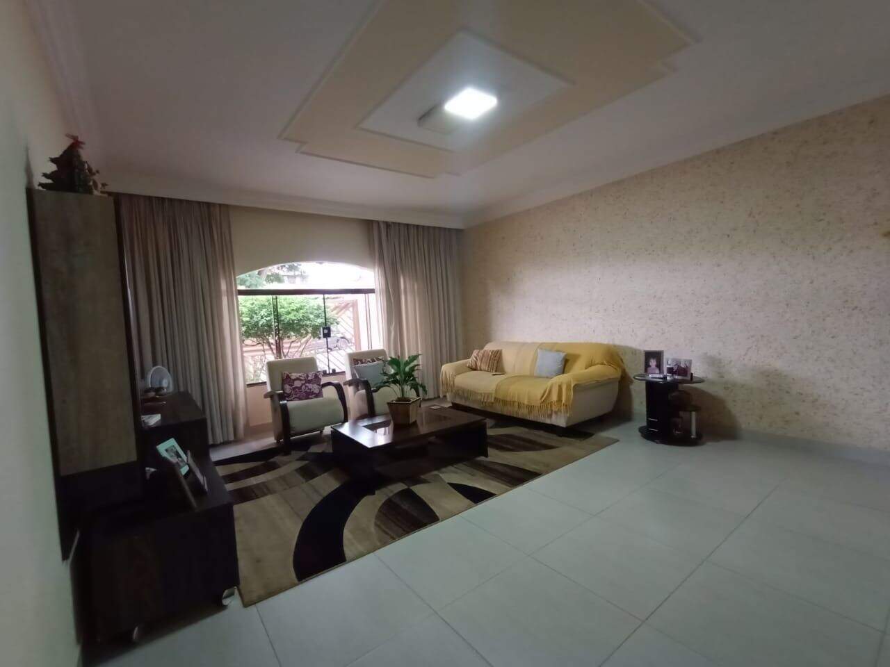 Casa à venda no Loteamento Reserva Ermida: 