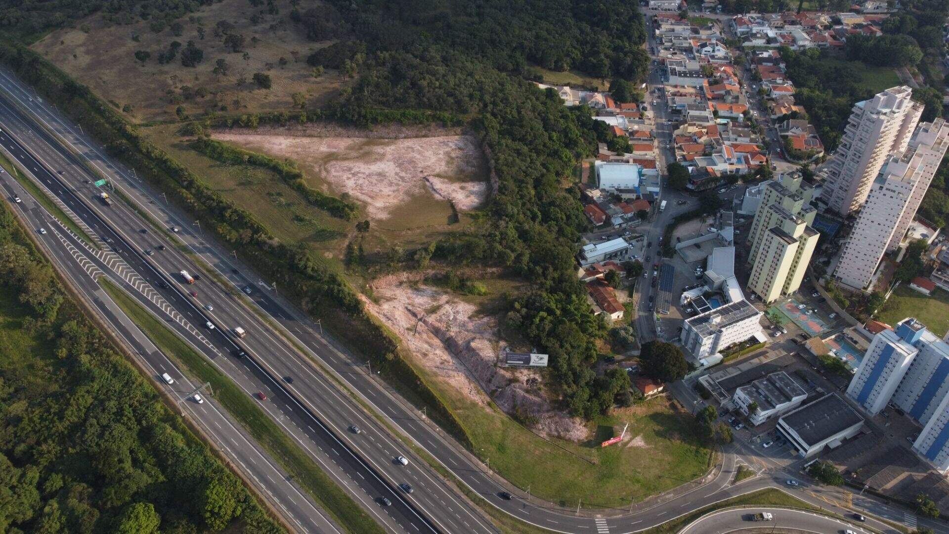 Terreno à venda no Chácara Malota: 
