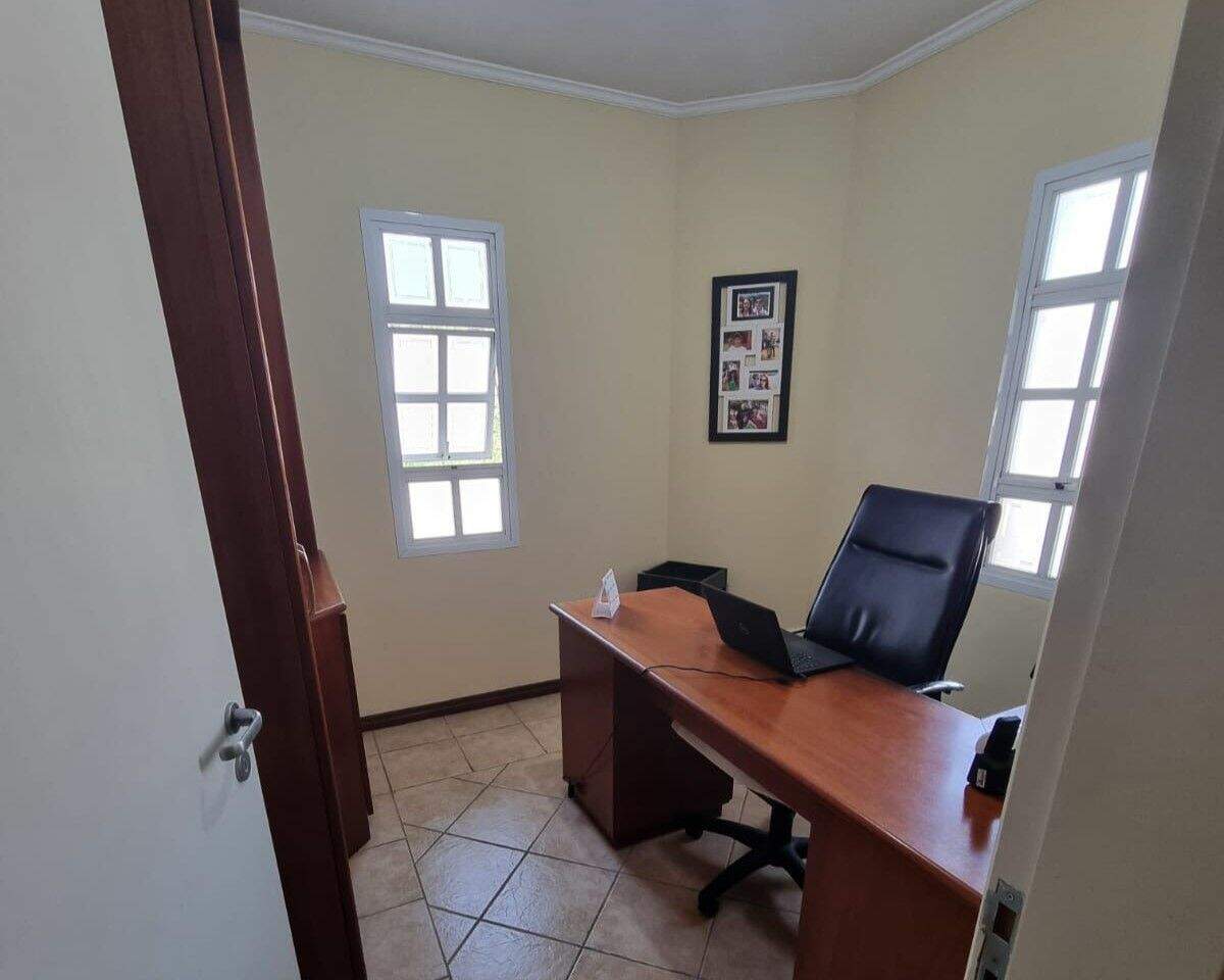 Casa à venda no Jardim Santa Teresa: 