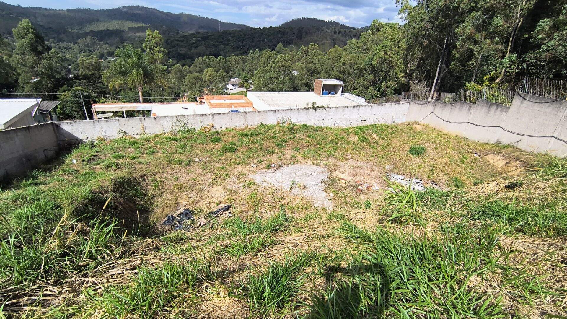 Terreno à venda no Chácara Lagoa Branca: 