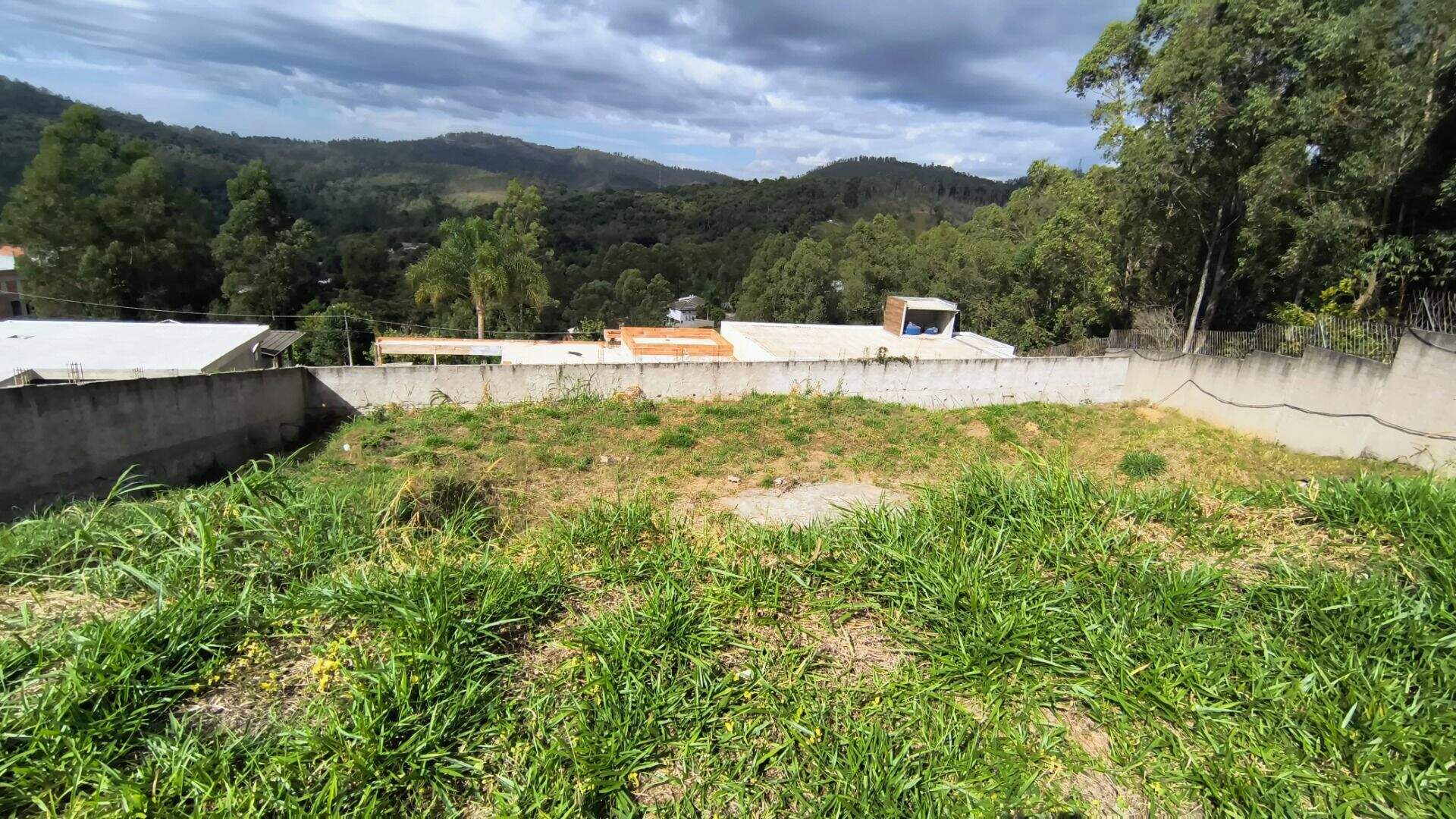 Terreno à venda no Chácara Lagoa Branca: 