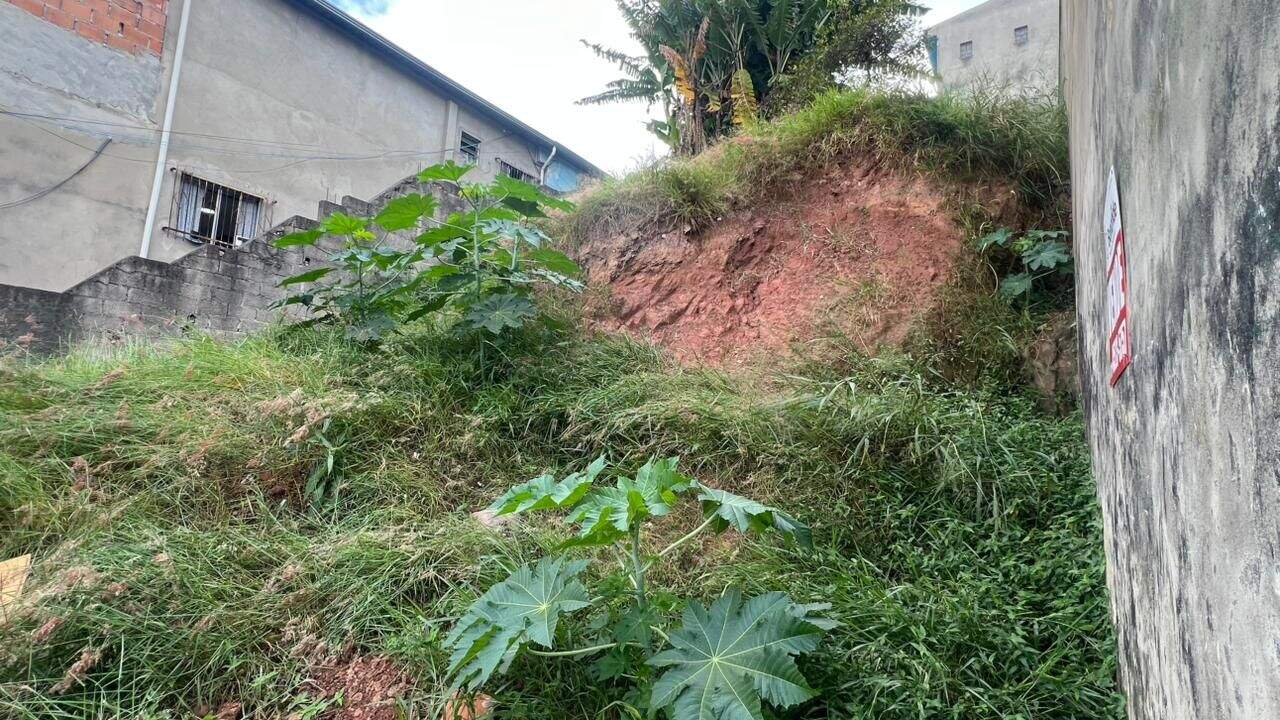 Terreno à venda no Jardim América II: 