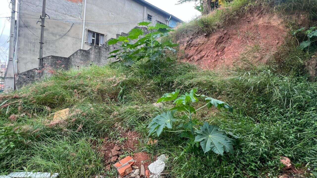 Terreno à venda no Jardim América II: 
