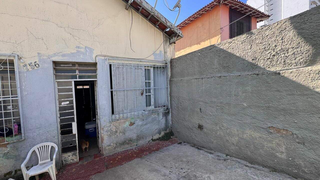 Casa à venda no Centro: 