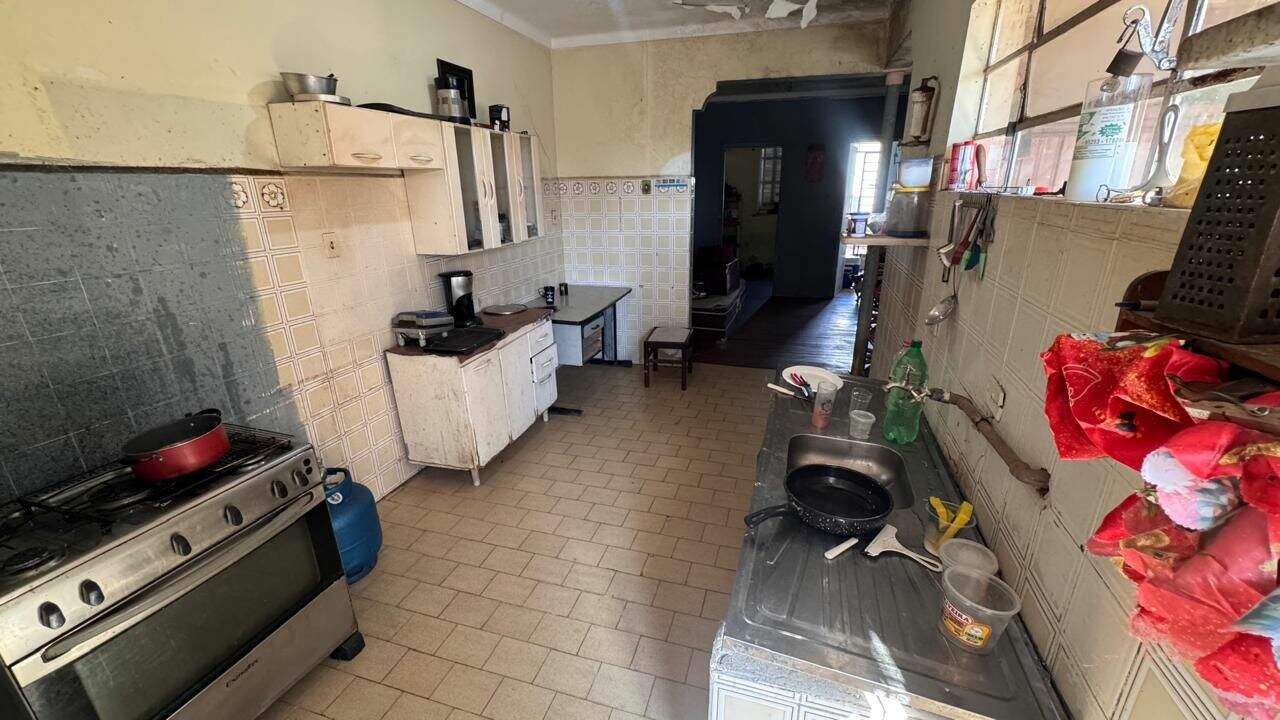 Casa à venda no Centro: 