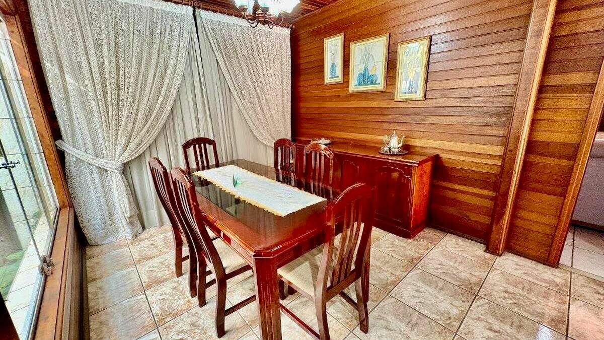 Casa à venda no Parque São Luiz: 