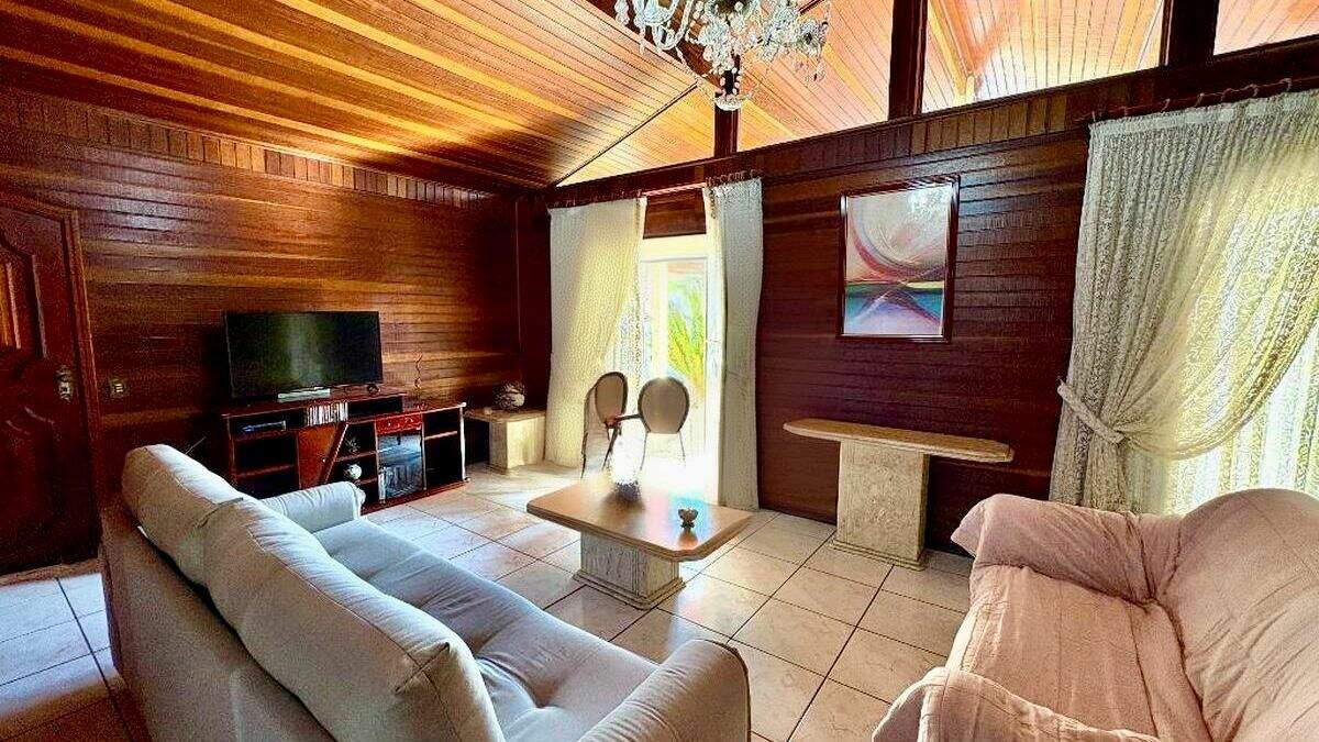 Casa à venda no Parque São Luiz: 