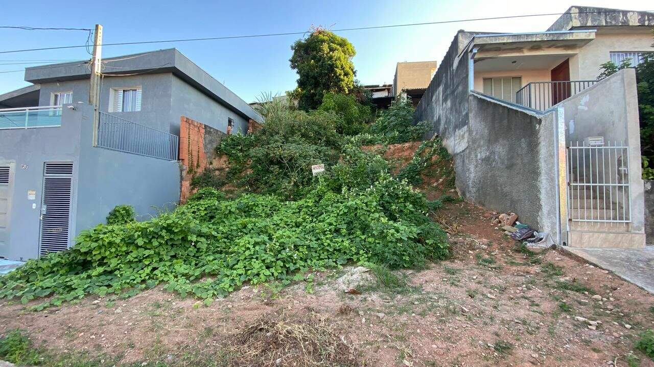 Terreno à venda no Jardim Vitória: 