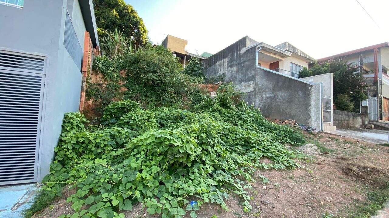 Terreno à venda no Jardim Vitória: 