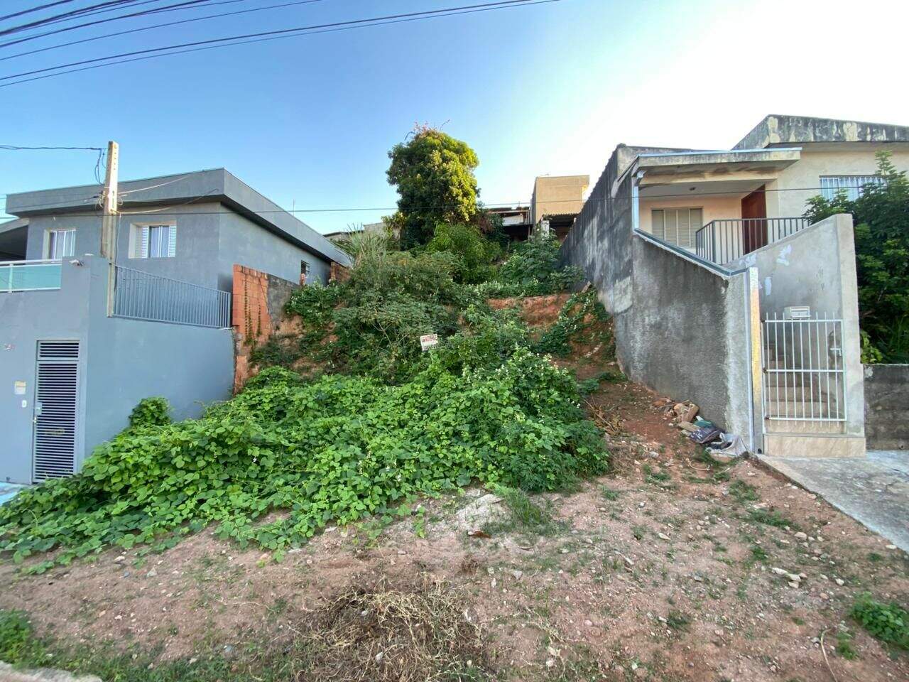 Terreno à venda no Jardim Vitória: 