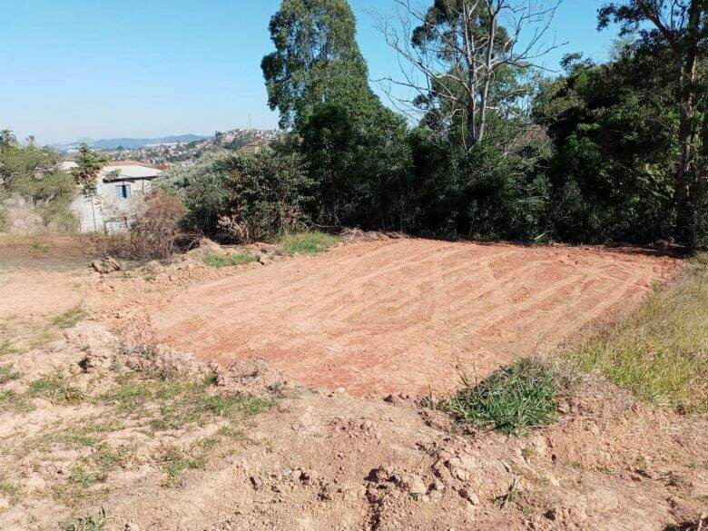 Terreno à venda no Pau Arcado: 