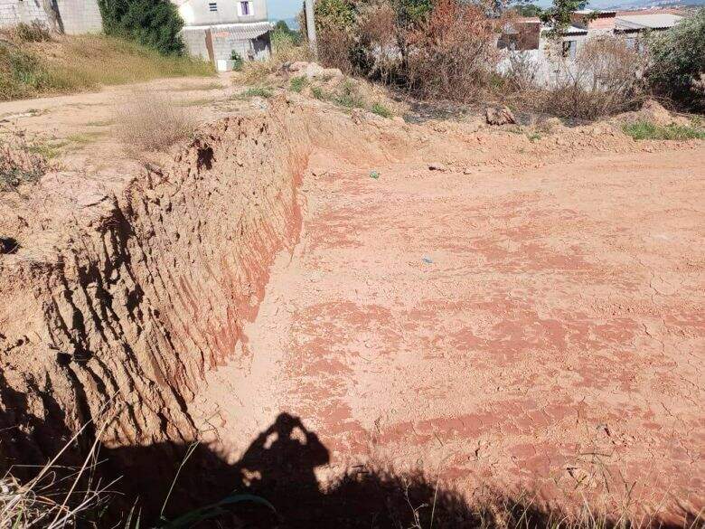 Terreno à venda no Pau Arcado: 