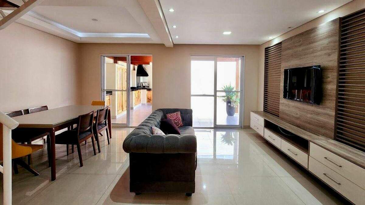 Casa à venda no Engordadouro: 