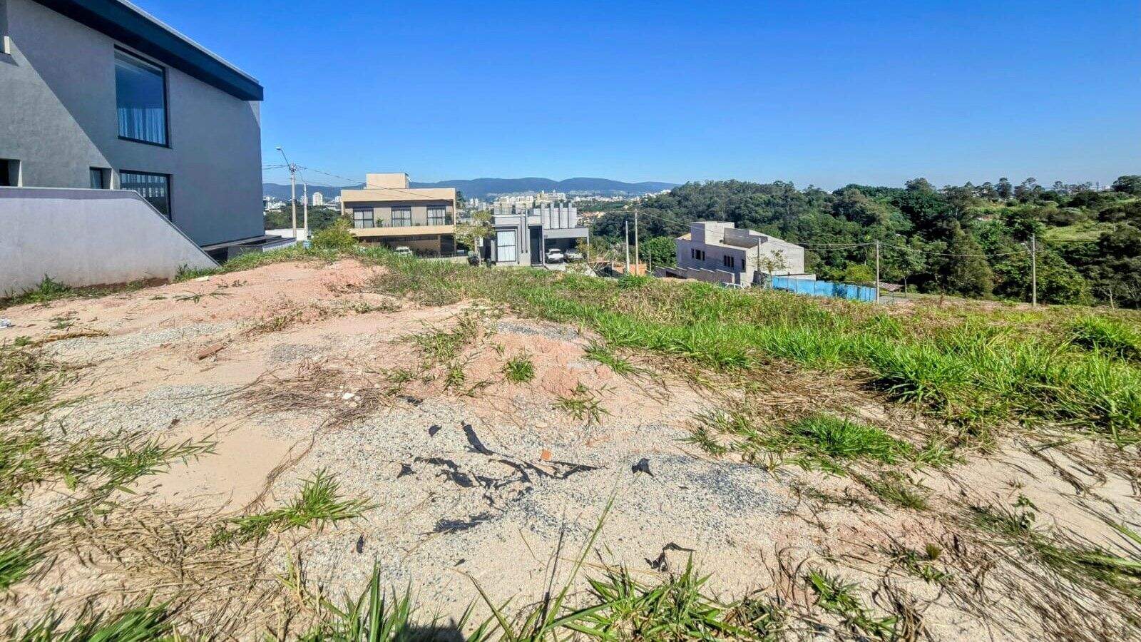 Terreno à venda no Horto Florestal: 