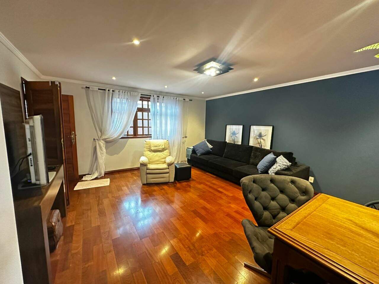 Sobrado à venda no Horto Santo Antonio: 