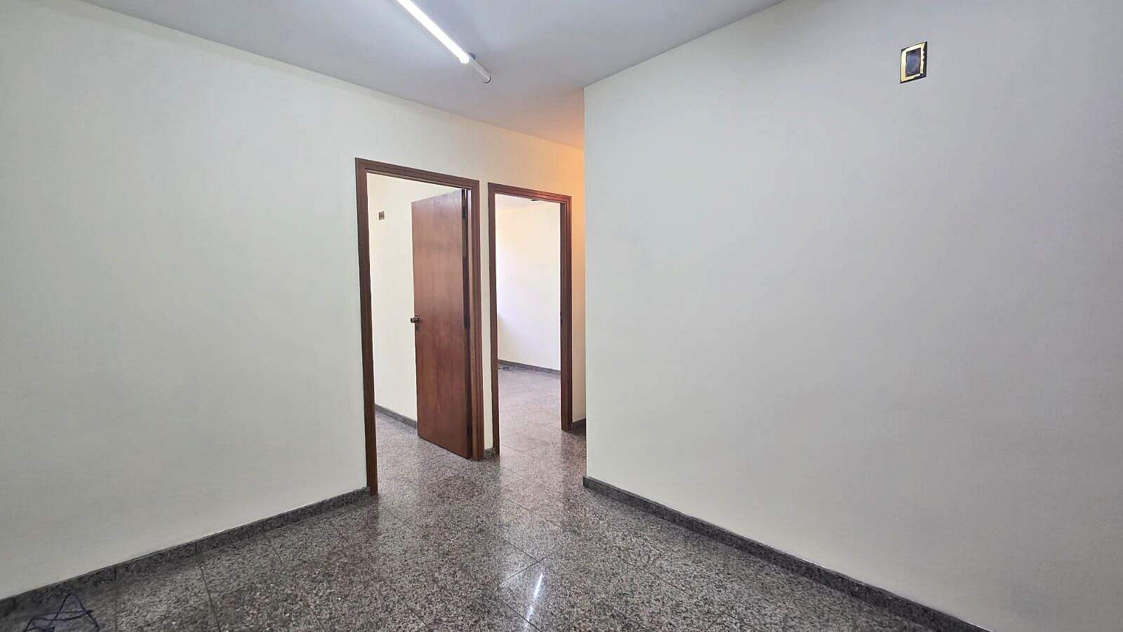 Sala à venda no Centro: 