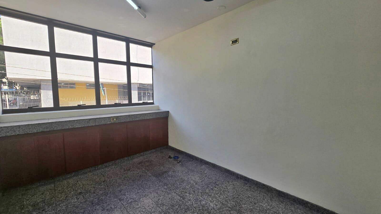 Sala à venda no Centro: 