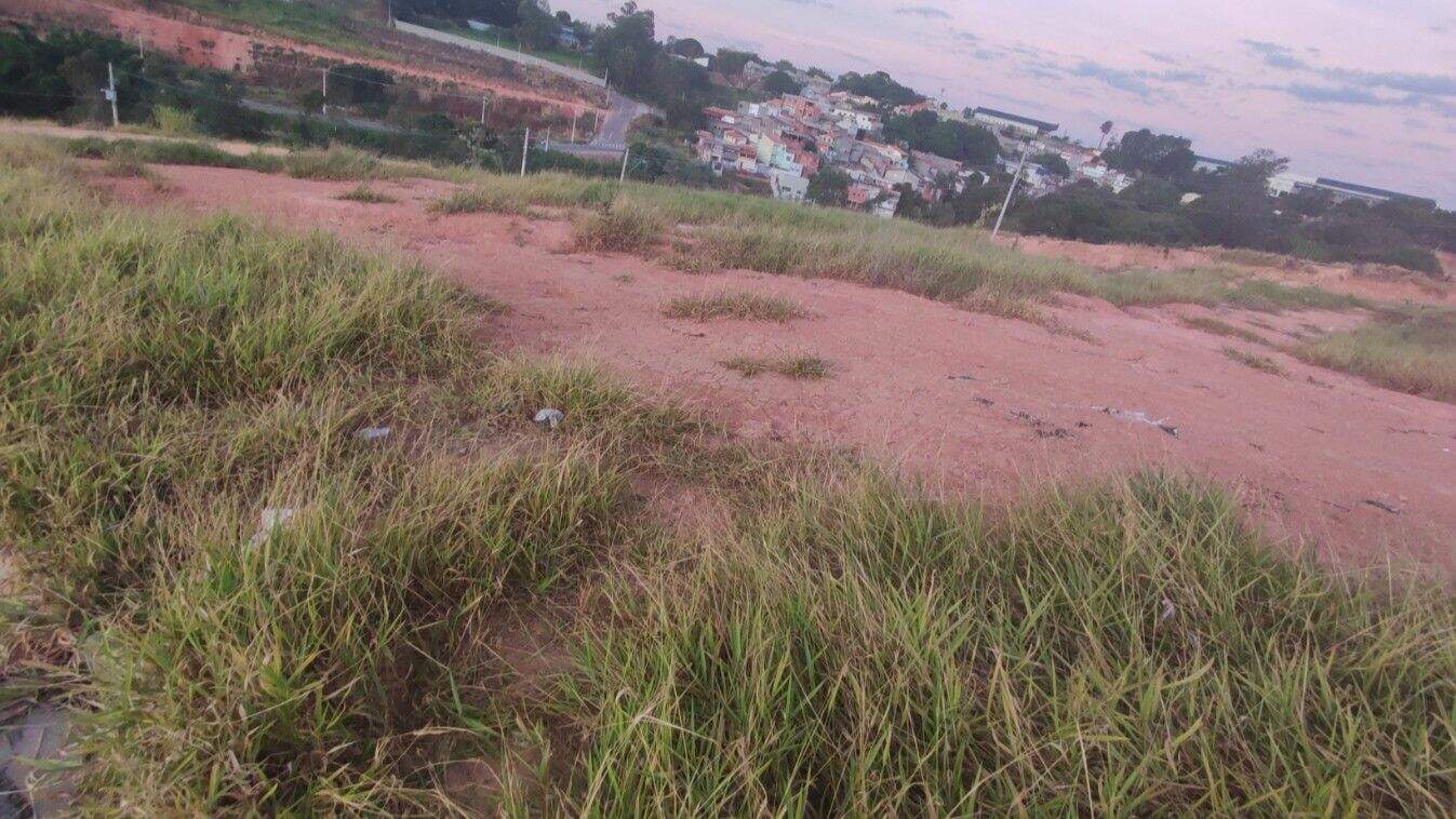 Terreno à venda no Jardim Bertioga: 