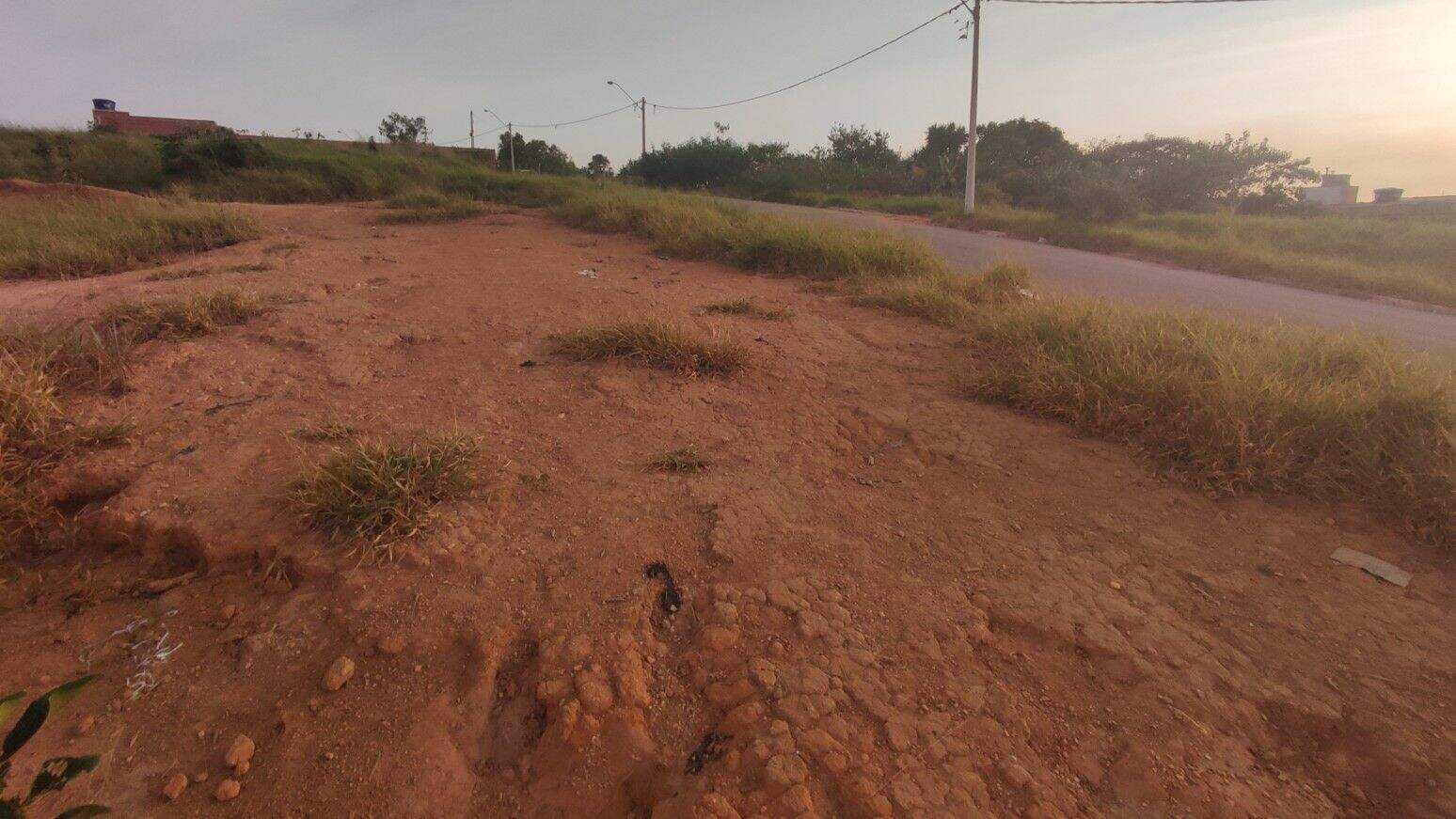 Terreno à venda no Jardim Bertioga: 