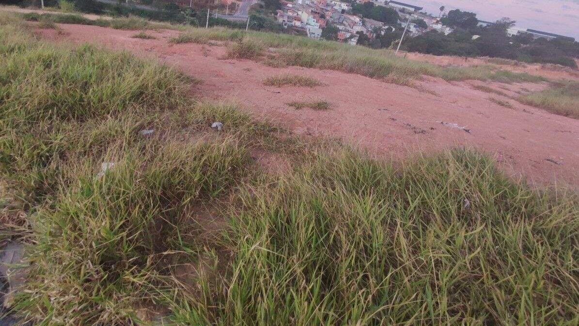 Terreno à venda no Jardim Bertioga: 