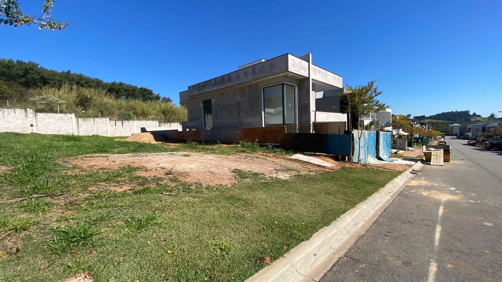 Terreno à venda no Loteamento Brisas do Lago: 