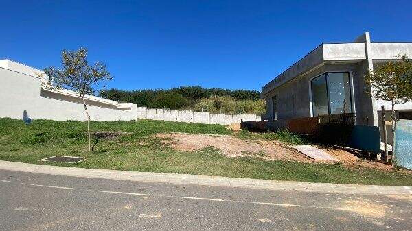 Terreno à venda no Loteamento Brisas do Lago: 