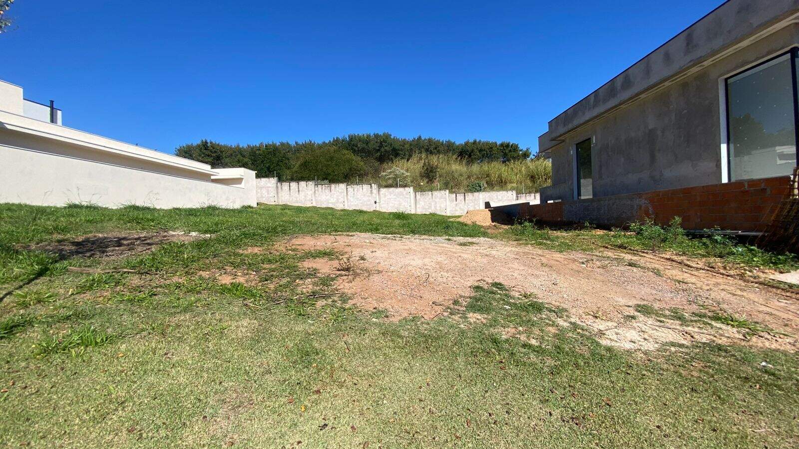 Terreno à venda no Loteamento Brisas do Lago: 